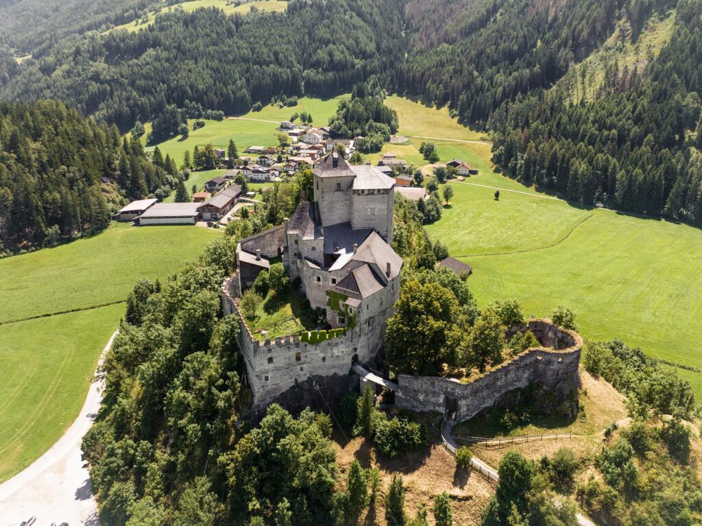 Schloss Sprechenstein